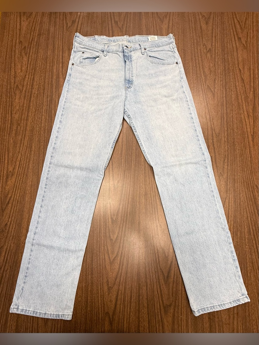 Wrangler Men’s Light Wash Loose Jeans in Size 34” x 34” Stretch Fabric Premium - Picture 1 of 15